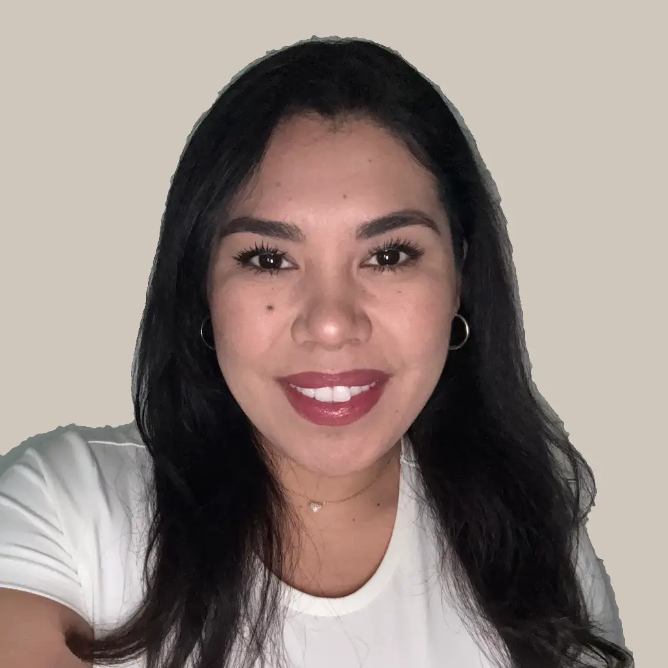 Elizabeth Guzmán, máster en Trabajo Social, terapeuta hispanohablante que ofrece asesoramiento adaptado a las diferencias culturales para tratar la ansiedad, el TDAH y la depresión.